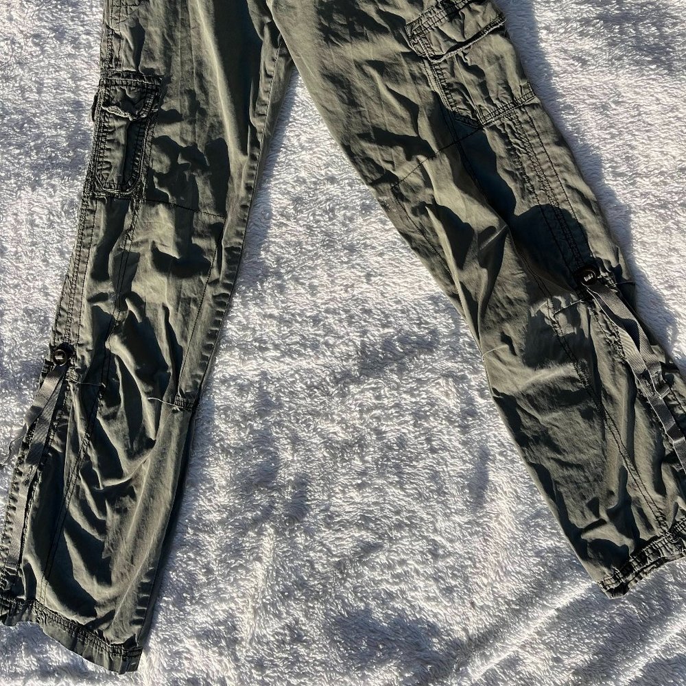American Eagle Low Rise Cargo Pants